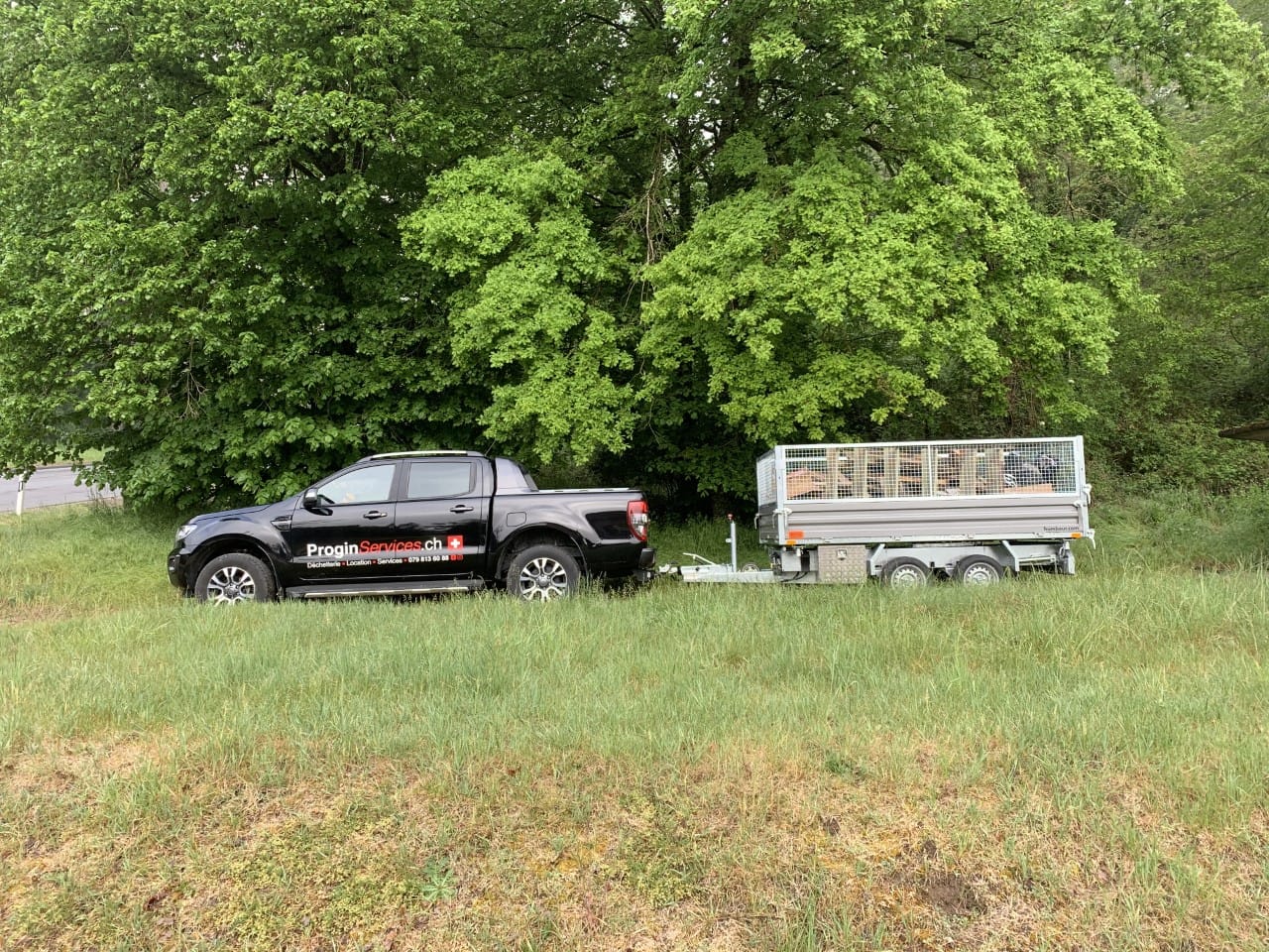 T104 Remorque avec chauffeur, deux essieus Humbaur 3500 kg